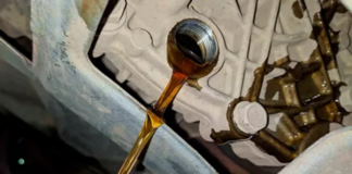 Зачем менять масло в механической коробке передач